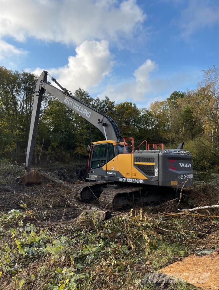 Volvo 250E LR Telakaivukoneet