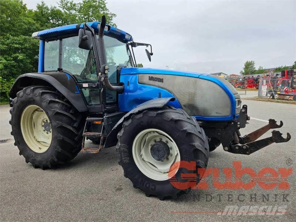 Valtra T 140 Traktorit