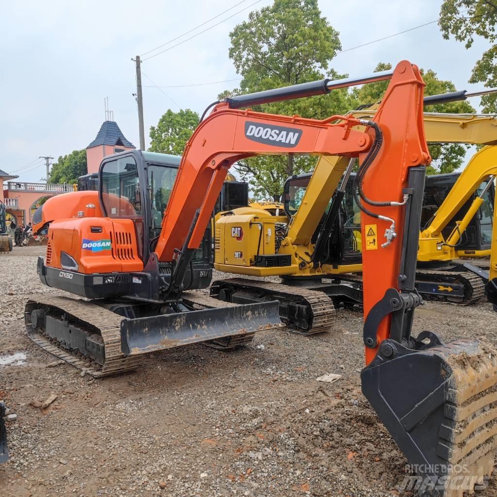 Doosan DX60 Minikaivukoneet < 7t