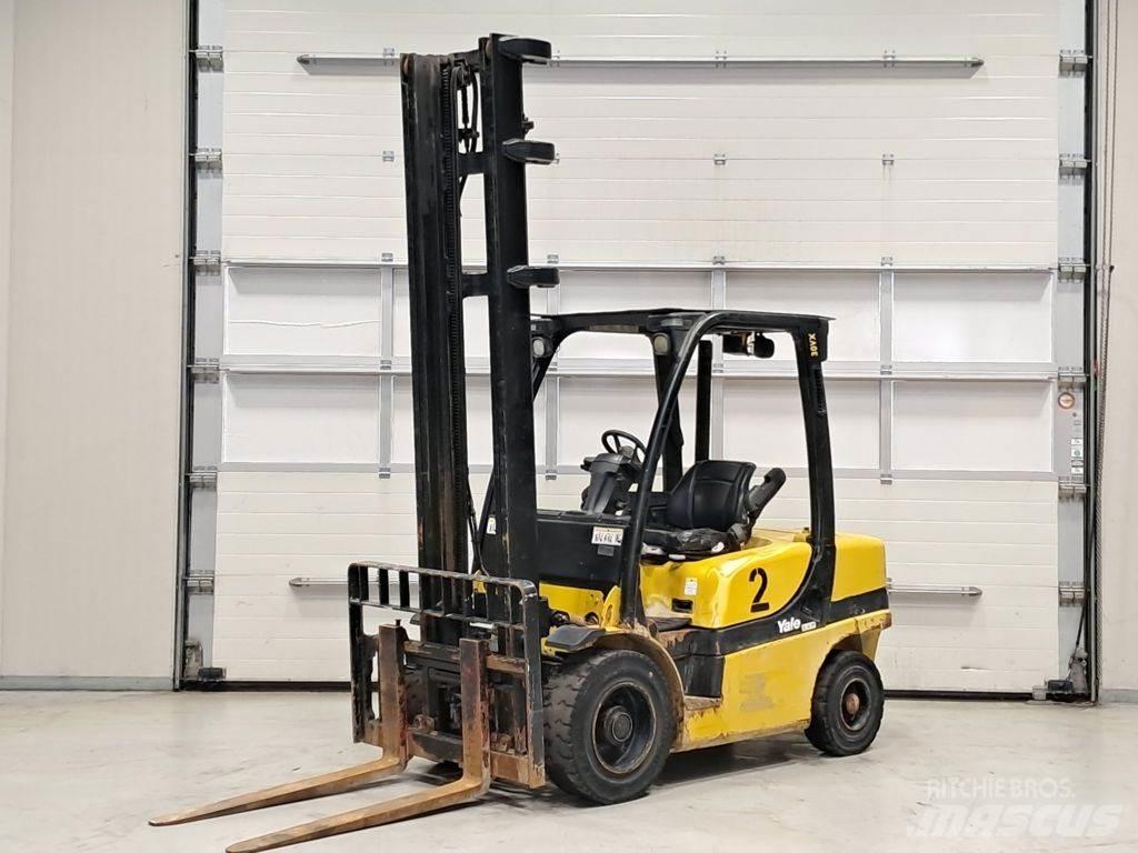Yale GDP30VX Dieseltrukit