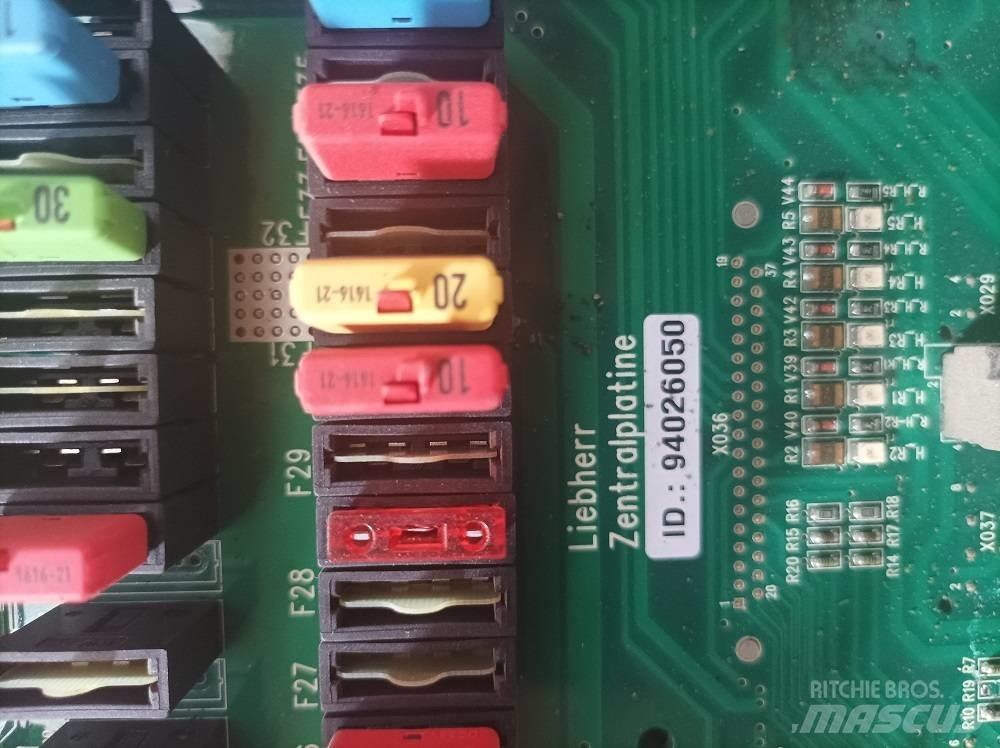 Liebherr R 916 LC Sähkö ja elektroniikka