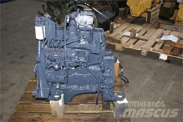 Komatsu S6D102E Moottorit