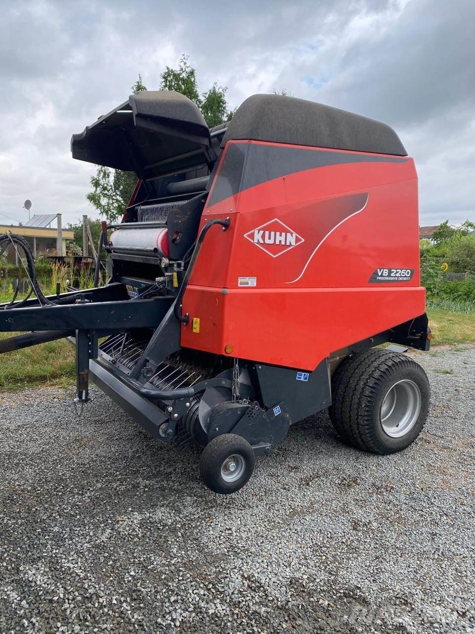 Kuhn VB 2260 Pyöröpaalaimet