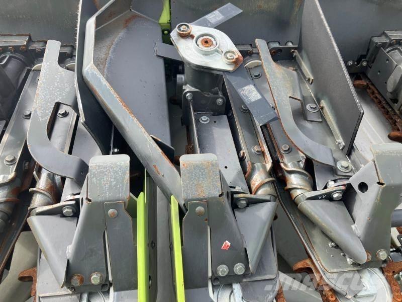 CLAAS CORIO 875 FC Leikkuupöydät