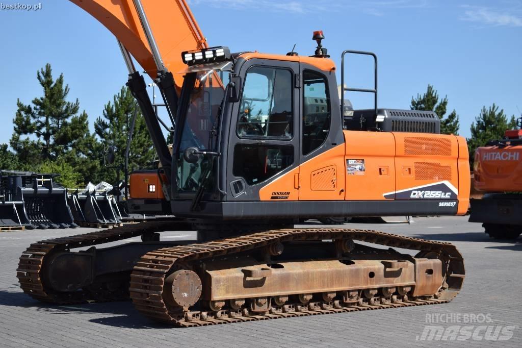 Doosan DX 255 LC-7 Telakaivukoneet