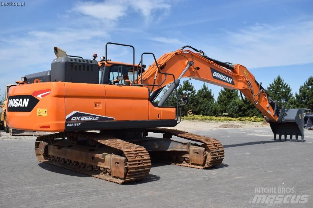 Doosan DX 255 LC-7 Telakaivukoneet