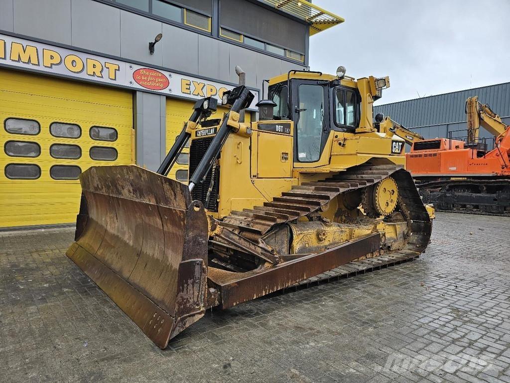 CAT D6T Telaketjupuskutraktorit