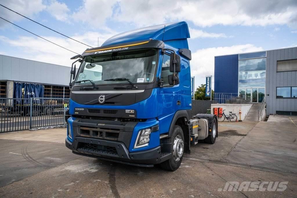 Volvo FMX 420 + HYDR. Vetopöytäautot