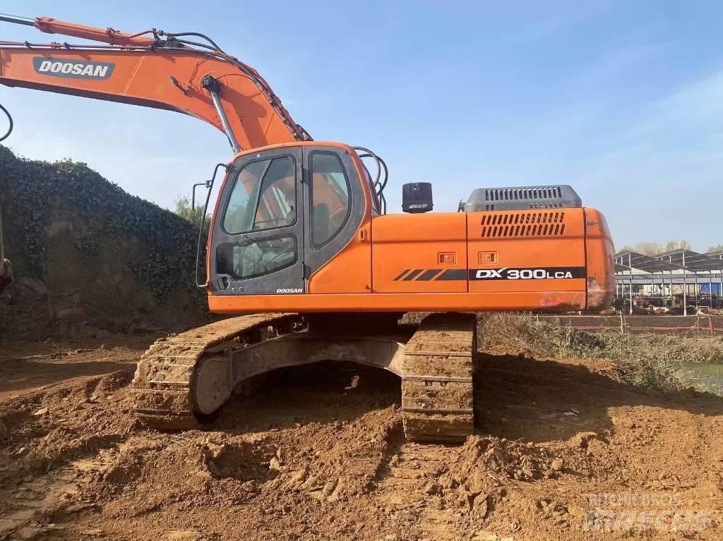 Doosan DX 300 LC Telakaivukoneet