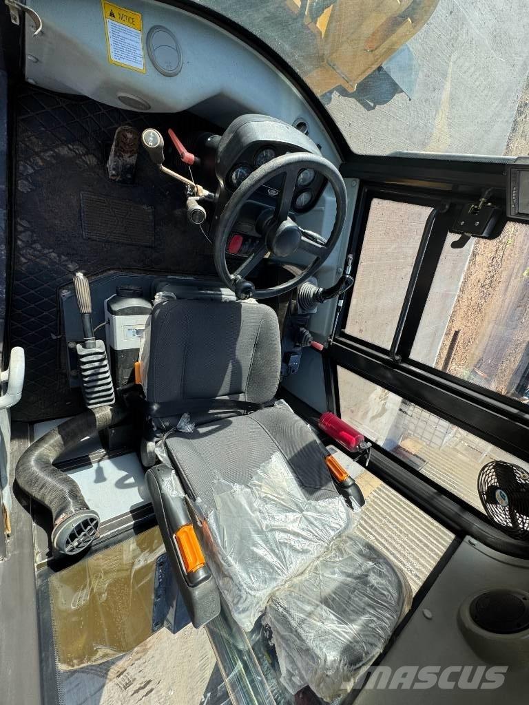 HZM 825 Pyöräkuormaajat