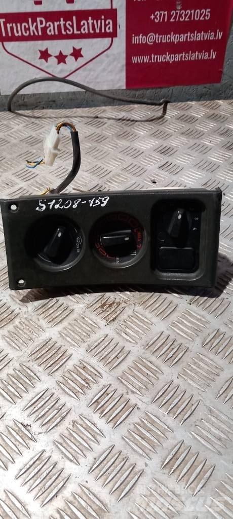 Scania 94 D.    1352348 Ohjaamot ja sisustat