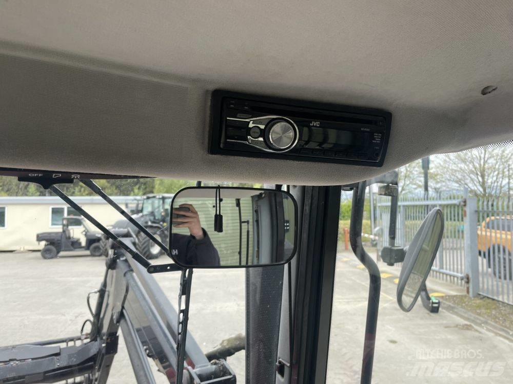 Valtra A 83 Traktorit