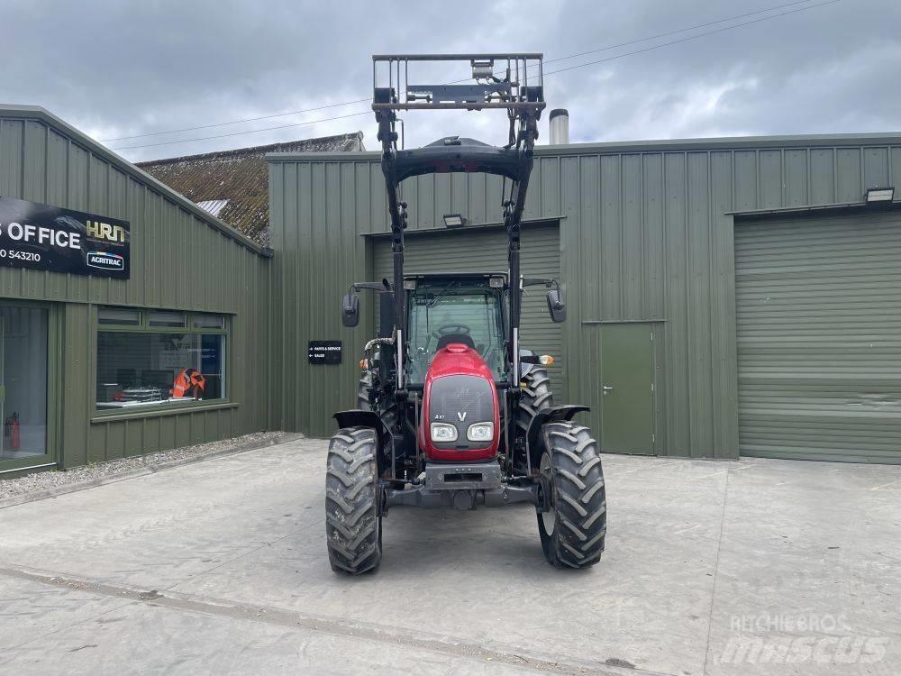 Valtra A 83 Traktorit