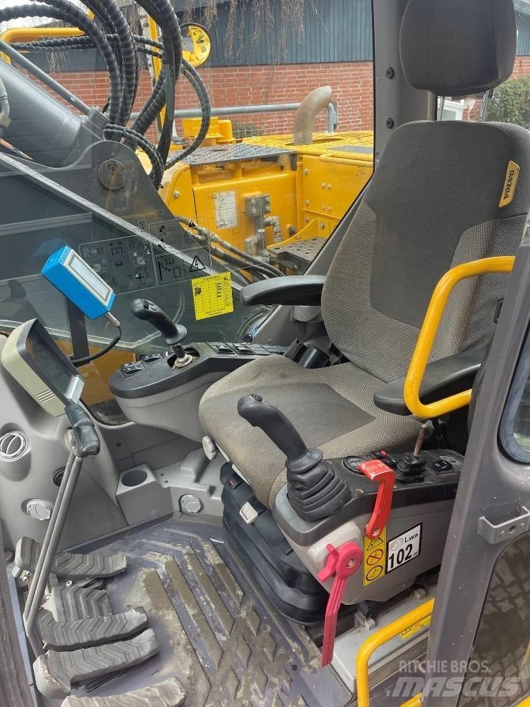 Volvo ECR235C Telakaivukoneet