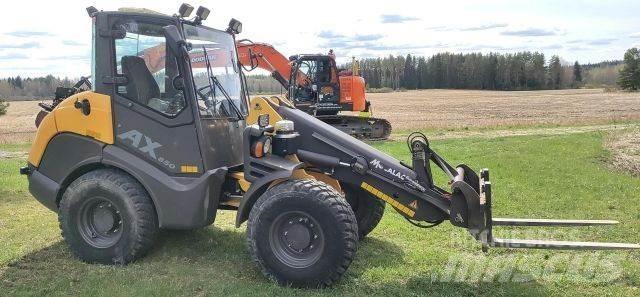 Mecalac AX850 Pyöräkuormaajat