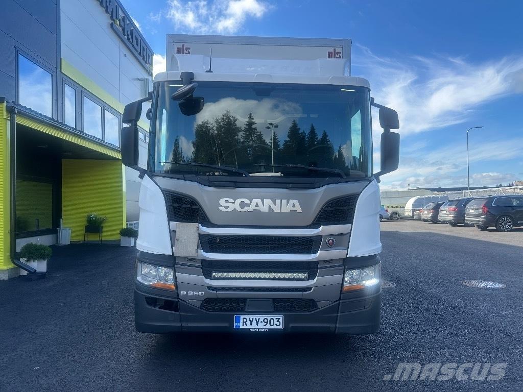 Scania P250 Umpikorikuorma-autot