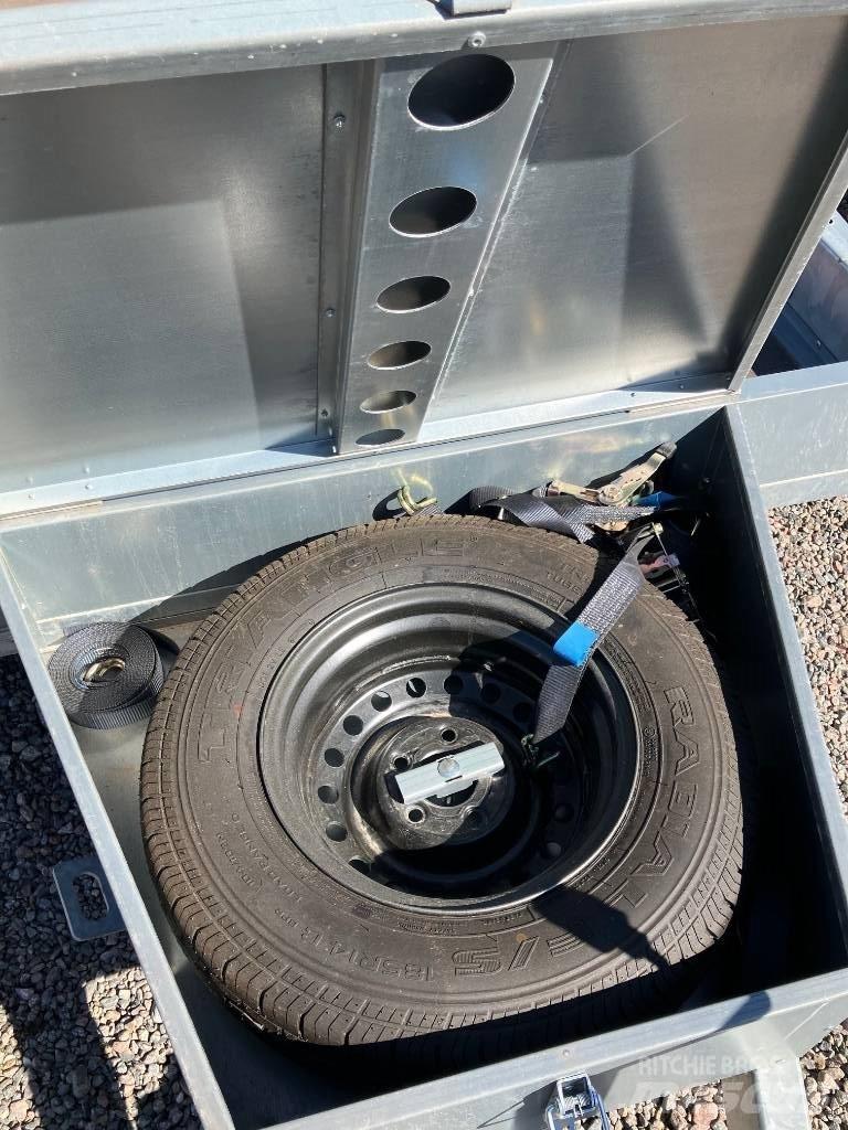 Lorries TPM27 Lavetit