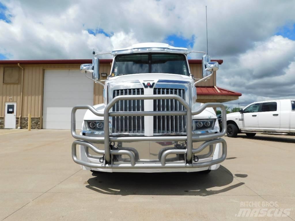 Western Star 5700 XE Vetopöytäautot