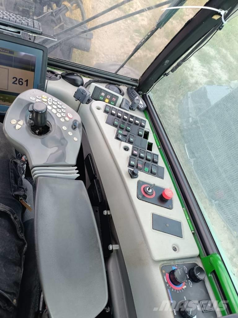 John Deere 770 D Harvesterit