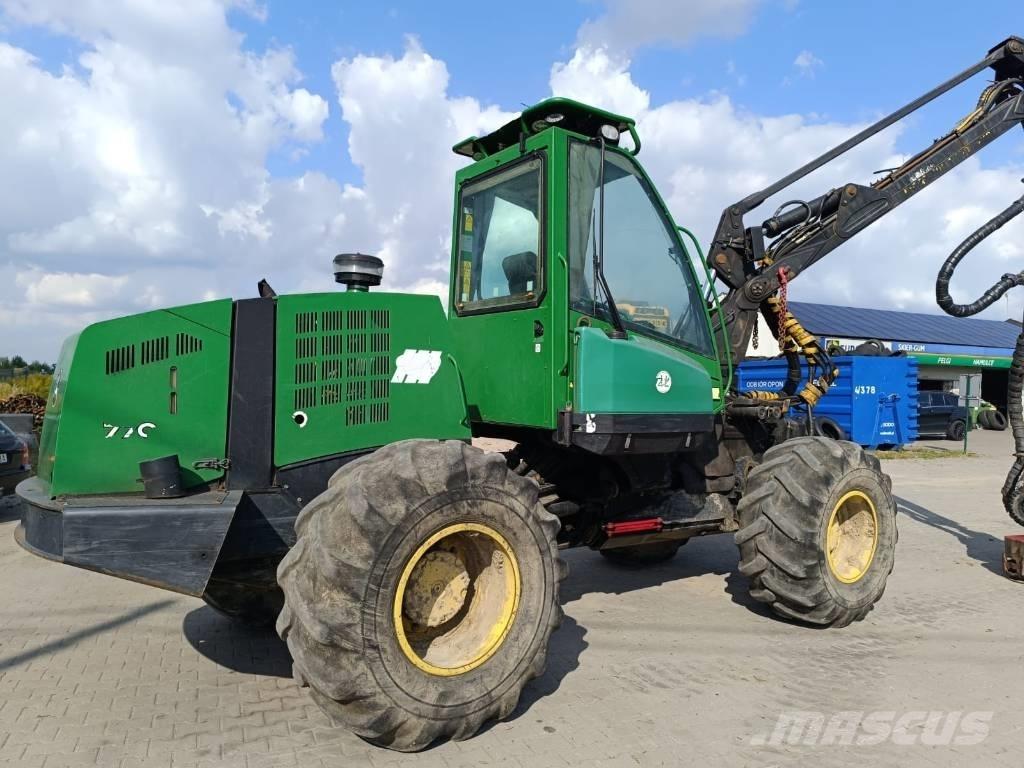 John Deere 770 D Harvesterit