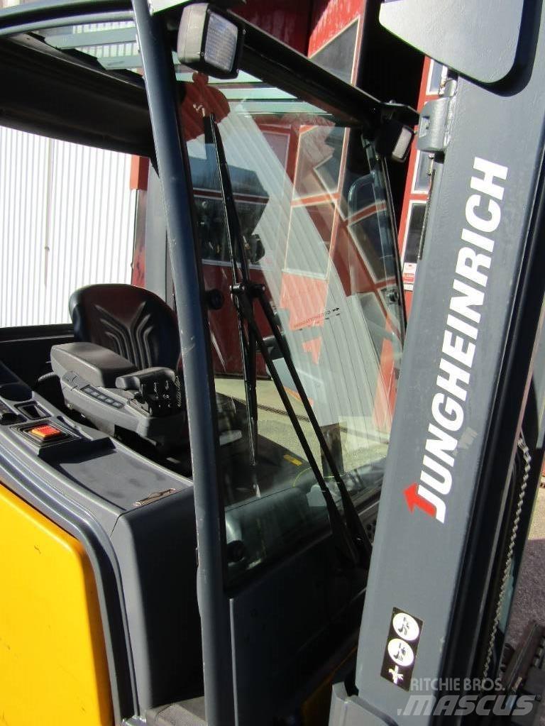 Jungheinrich EFG 320 Sähkötrukit