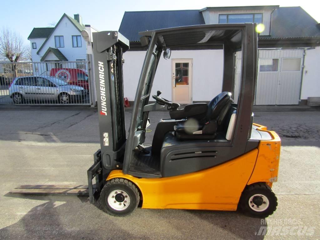 Jungheinrich EFG 320 Sähkötrukit
