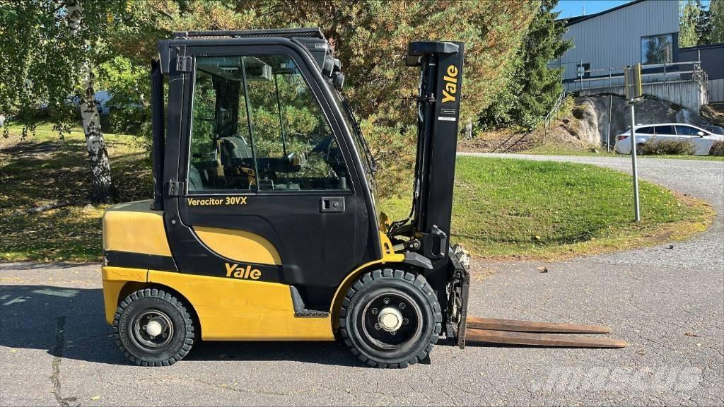 Yale GDP 30 VX Dieseltrukit