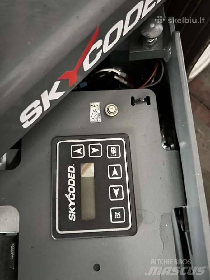 SkyJack SJ4732 Saksilavat
