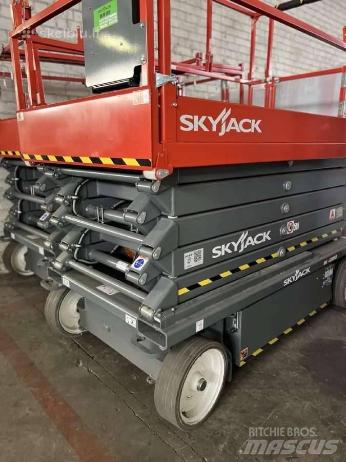 SkyJack SJ4732 Saksilavat