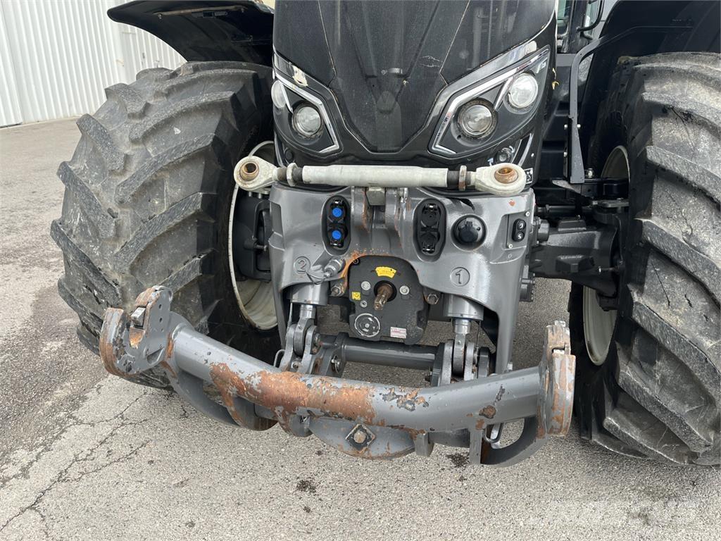 Valtra S374 Traktorit