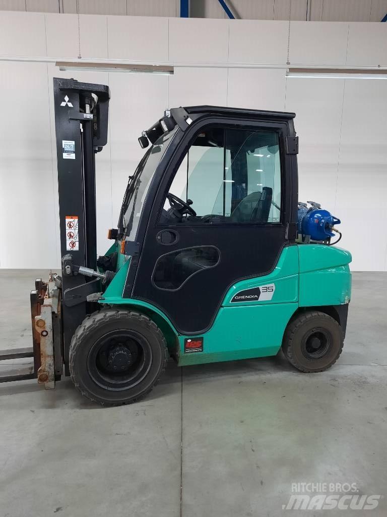 Mitsubishi FG35NT Nestekaasutrukit