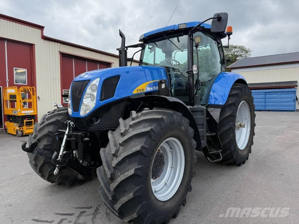 New Holland T7030 Traktorit