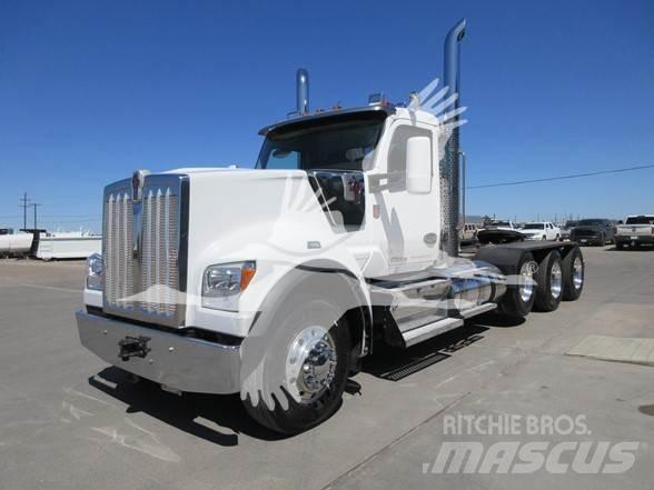 Kenworth W990 Vetopöytäautot