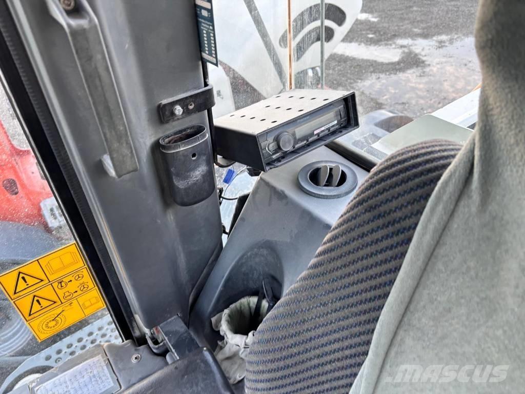 Liebherr L 544 Pyöräkuormaajat