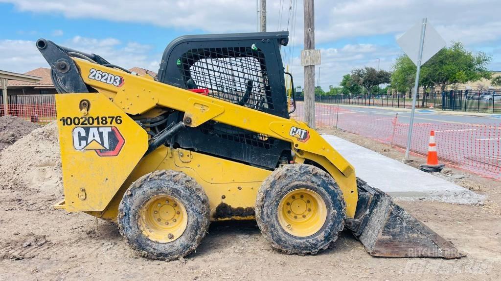 CAT 262D3 Liukuohjatut kuormaajat