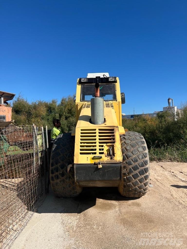 Bomag BW 211 D-3 Yksivalssijyrät