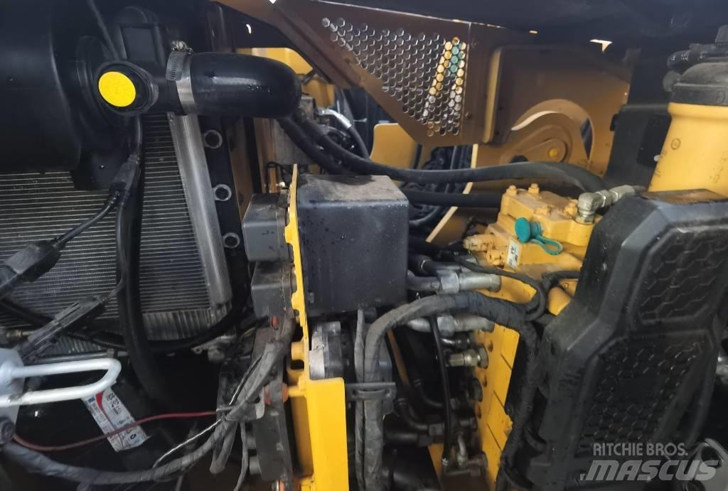 CAT 310 Telakaivukoneet
