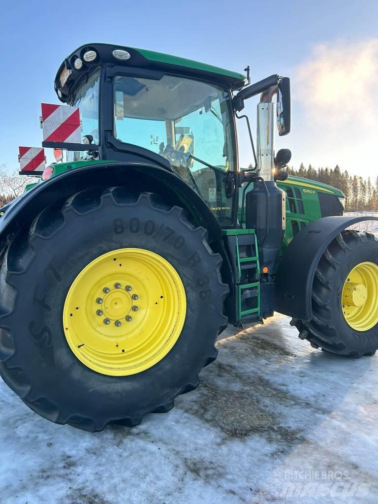 John Deere 6250 R Traktorit