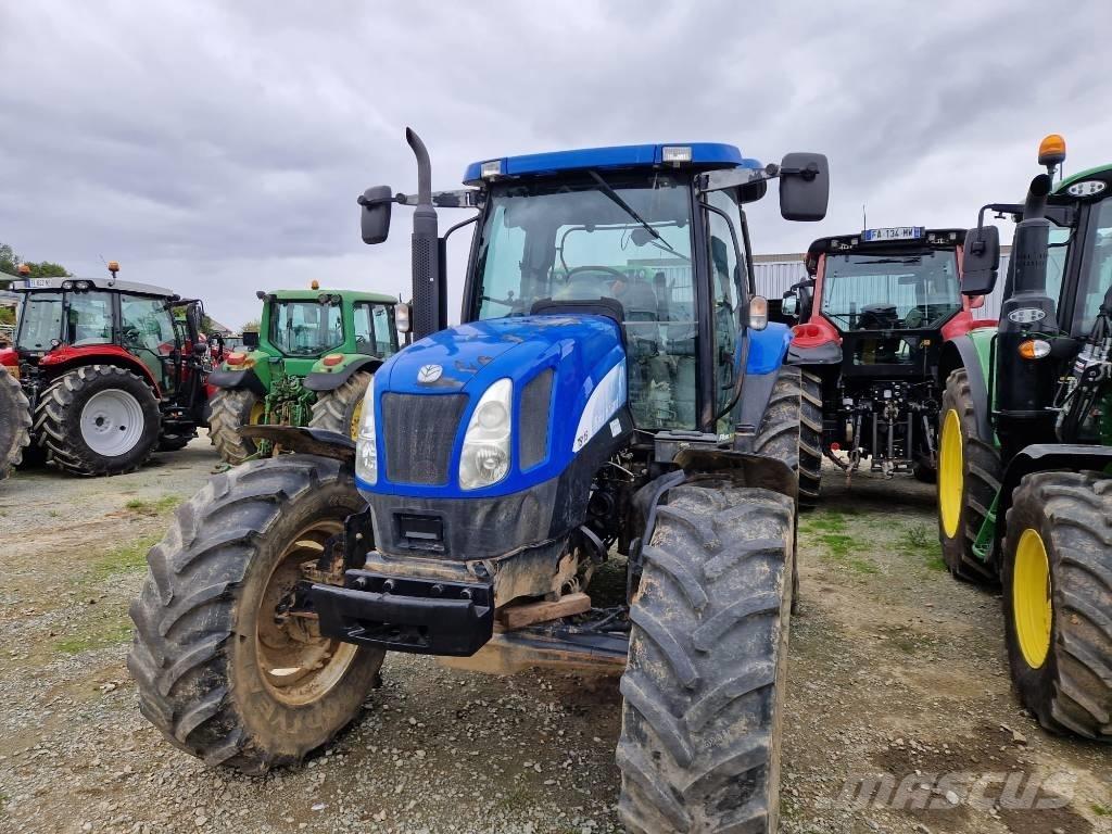 New Holland TSA 115 Traktorit