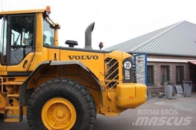 Volvo L 120 F Pyöräkuormaajat
