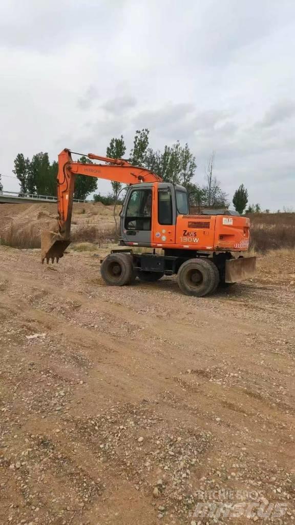 Hitachi ZX130W Pyöräkaivukoneet