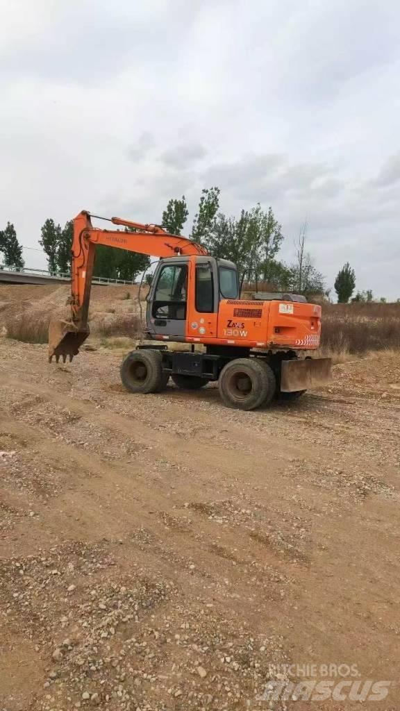 Hitachi ZX130W Pyöräkaivukoneet