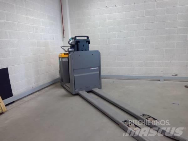 Jungheinrich ECE 225 Matalakeräilytrukit