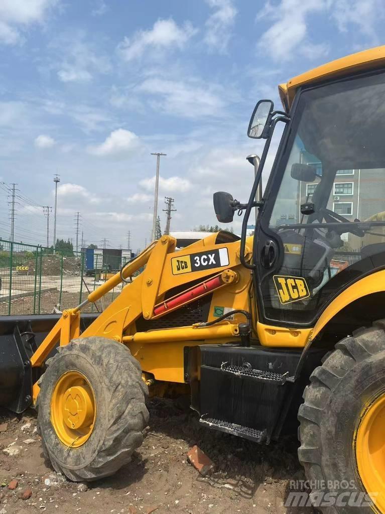 JCB 3 CX Kaivurikuormaajat