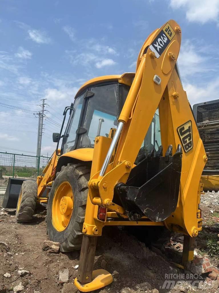 JCB 3 CX Kaivurikuormaajat