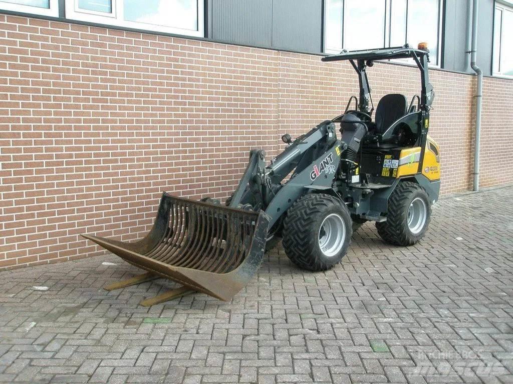 GiANT G2200E Pienkuormaajat