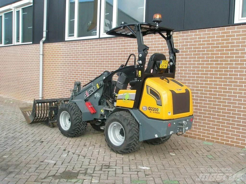 GiANT G2200E Pienkuormaajat