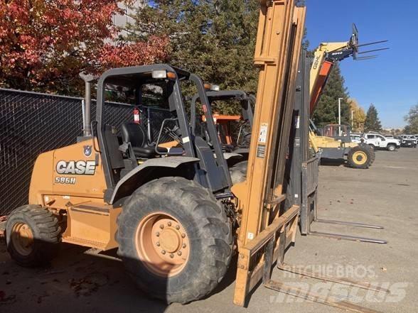 CASE 586H Maastotrukit