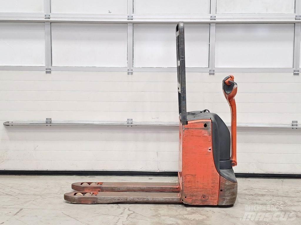 Linde T16 Lavansiirtotrukit