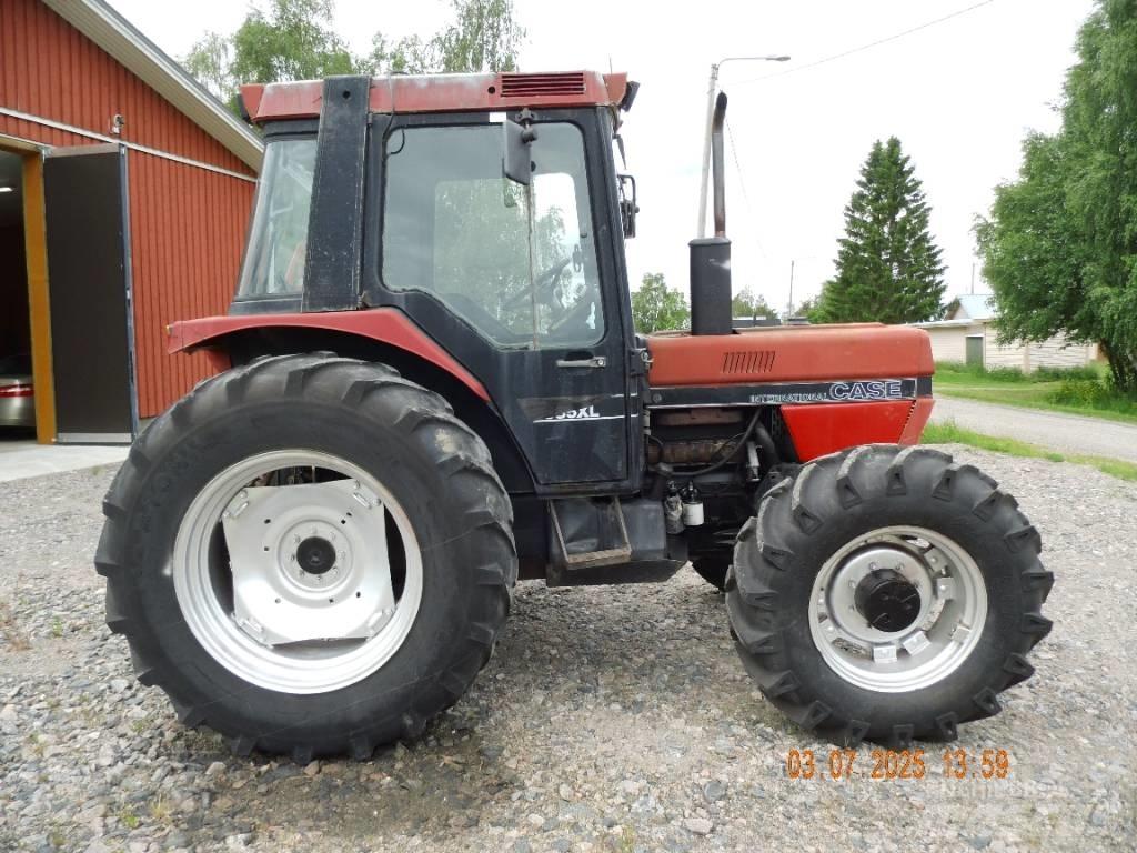 Case IH 685 XL Traktorit